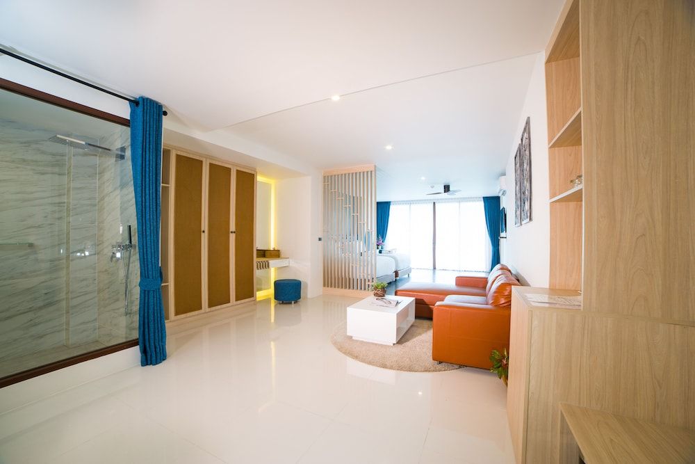 Oceana Resort Phuket Premium Deluxe Suite 17