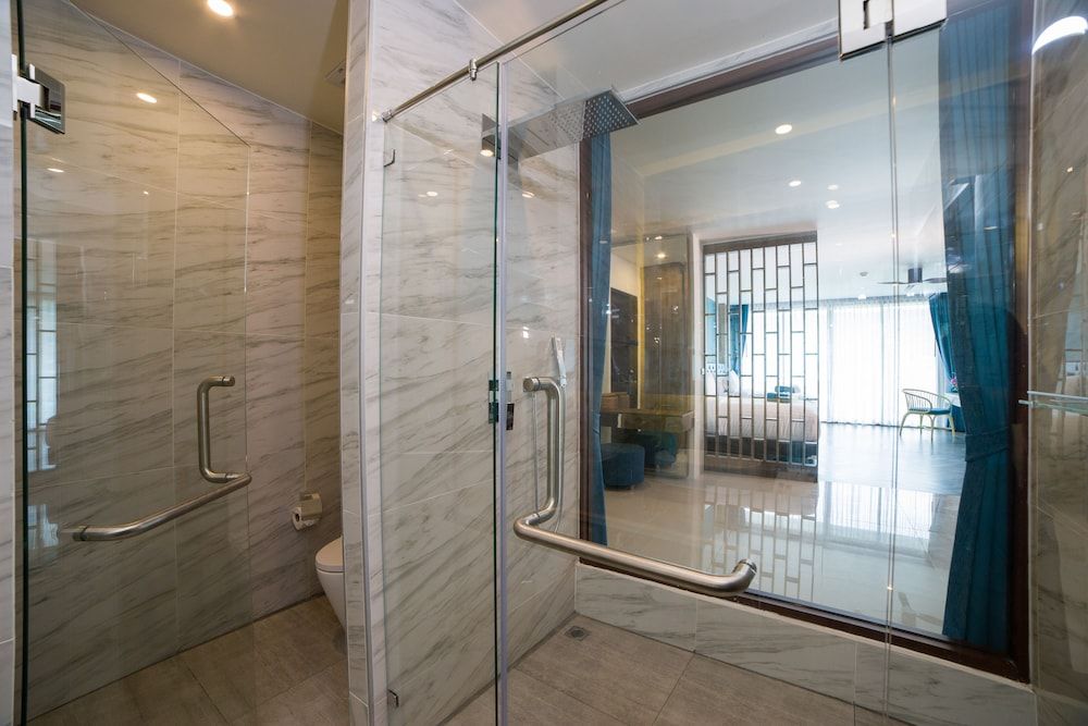 Oceana Resort Phuket Premium Deluxe Suite 12