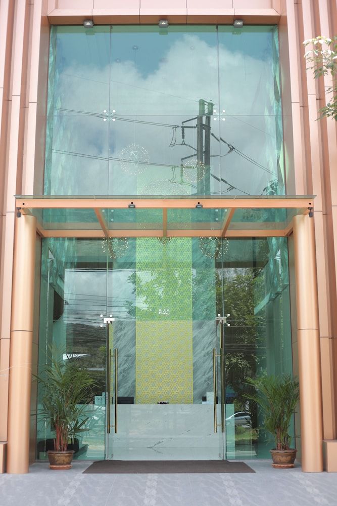 undefined Oceana Resort Phuket 3