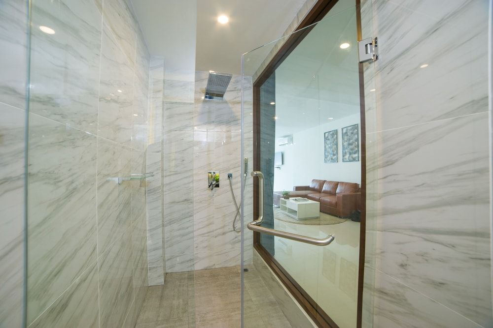 Oceana Resort Phuket Premium Deluxe Suite 14