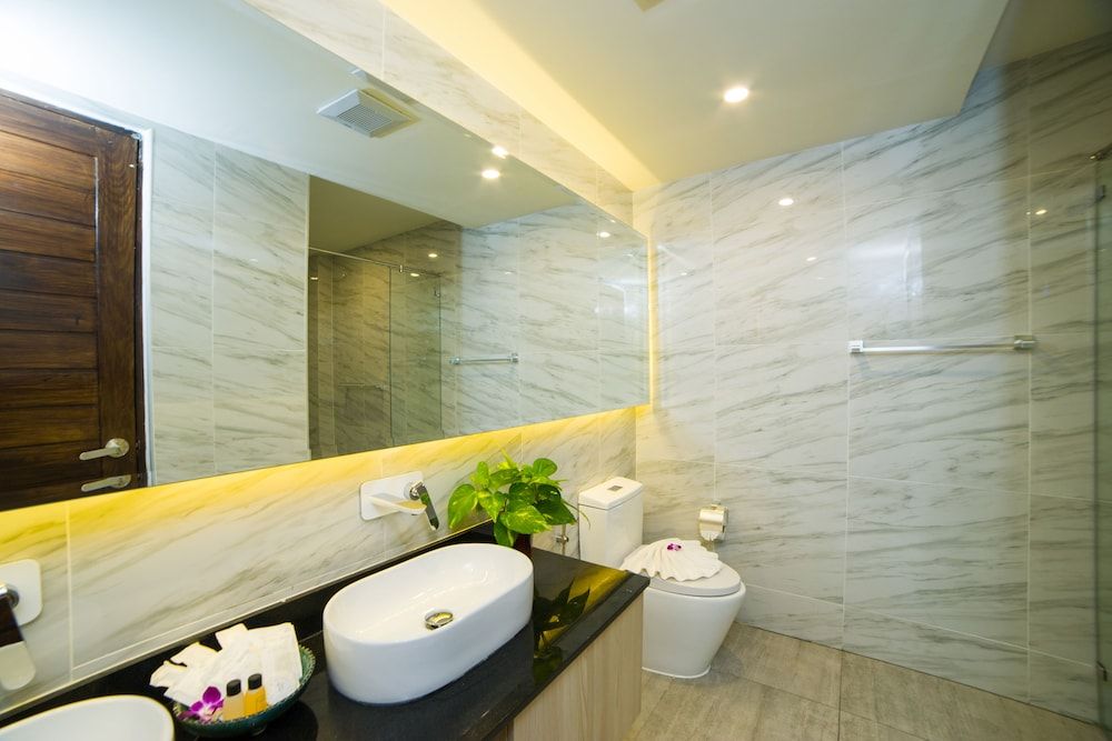 Oceana Resort Phuket Premium Deluxe Suite 13