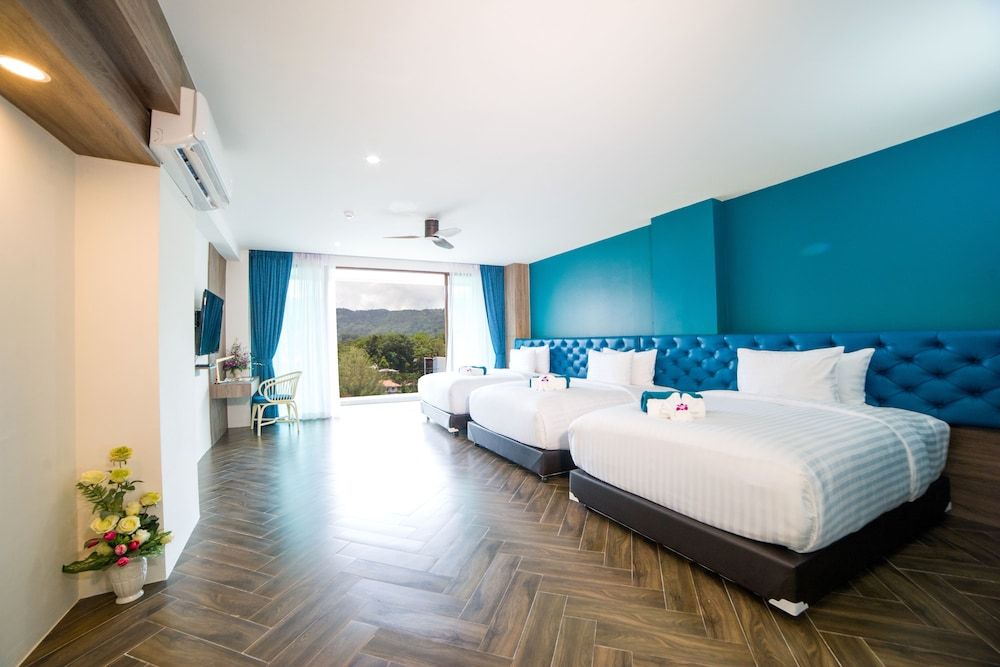 Oceana Resort Phuket Premium Triple Room 4