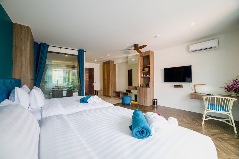 undefined Oceana Resort Phuket 7
