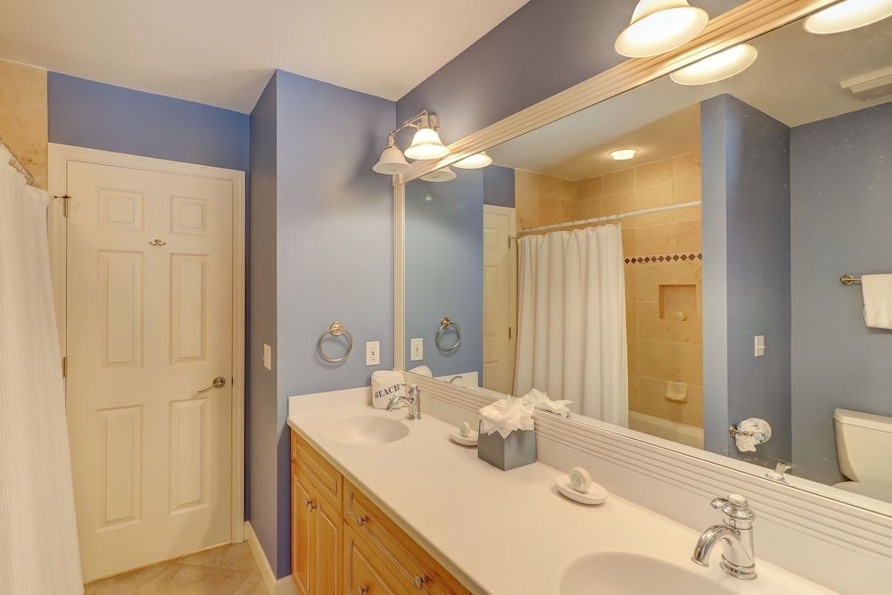 House, Multiple Beds, Kitchen, Pool View (10 Red Cardinal)