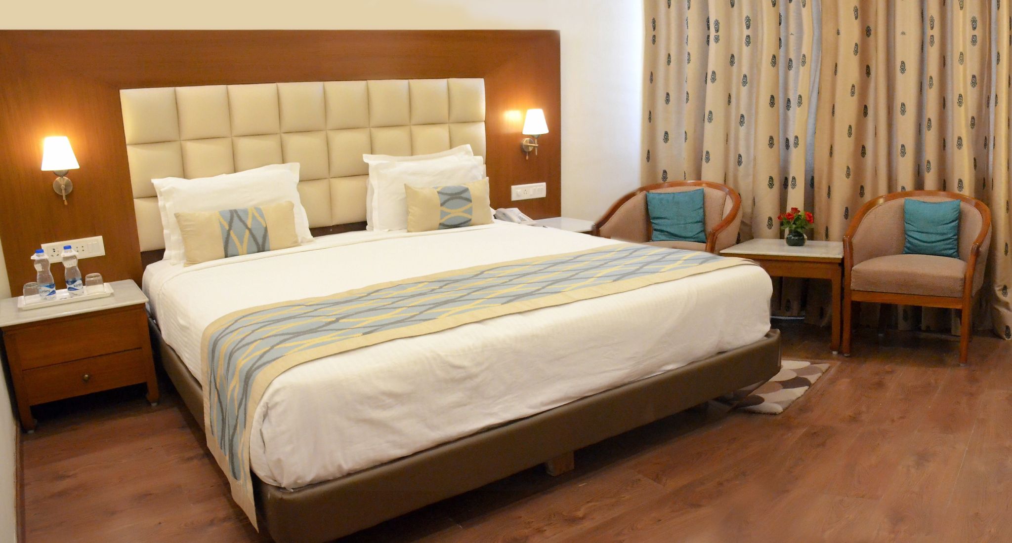 Clarks Avadh Executive Room with King or Twin Beds 4
