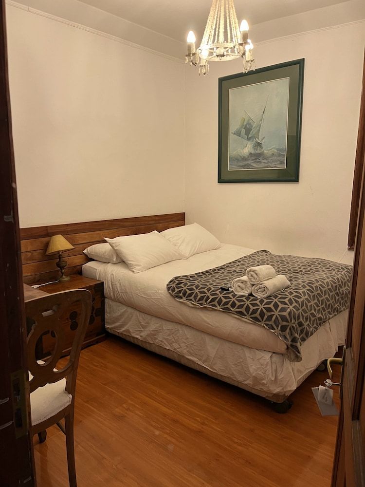 undefined Conchita Flores B&B 8