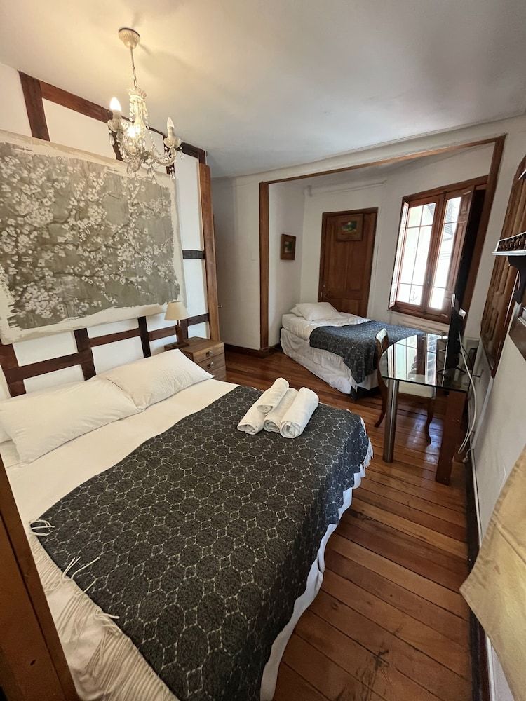 undefined Conchita Flores B&B 6