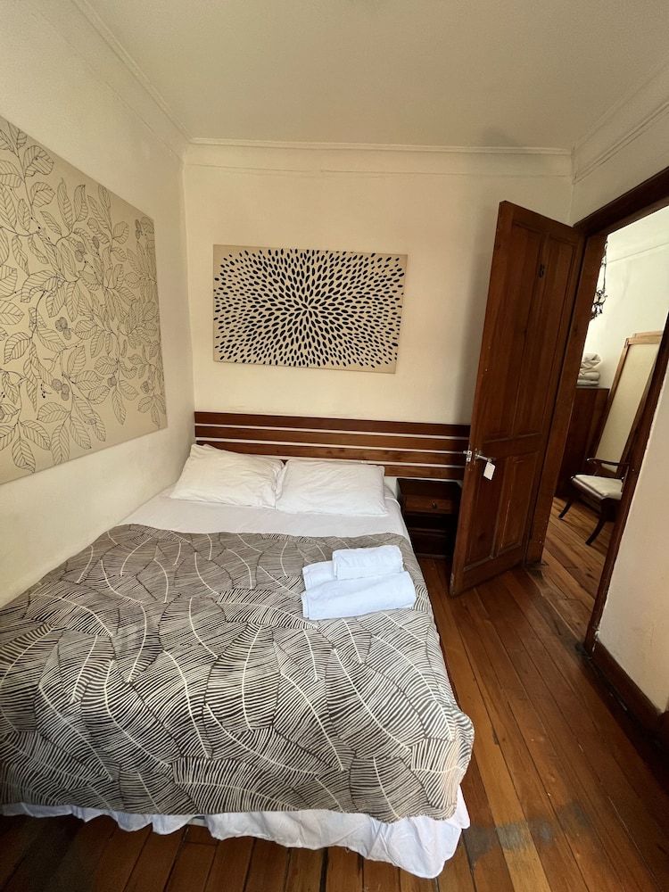 undefined Conchita Flores B&B 7