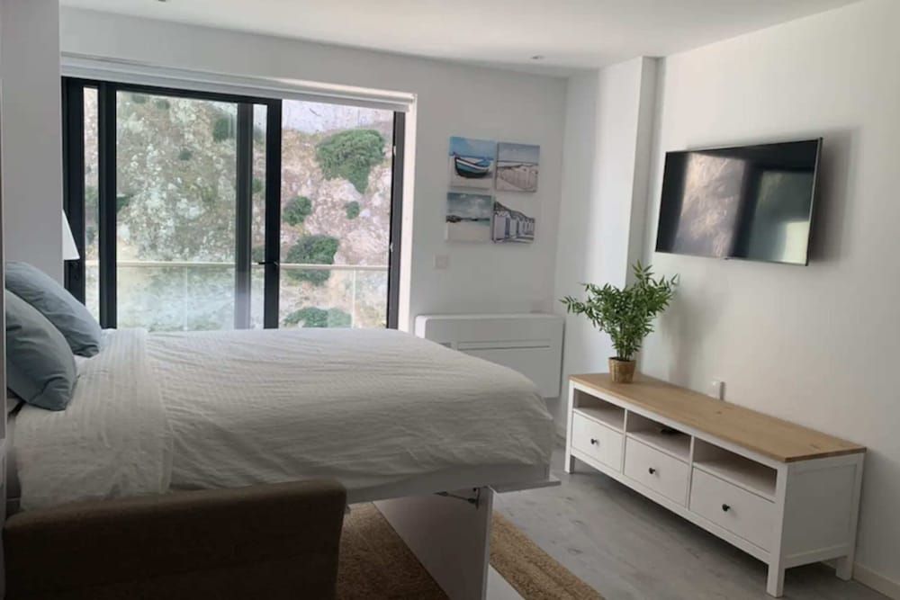 Basic Studio, 1 King Bed