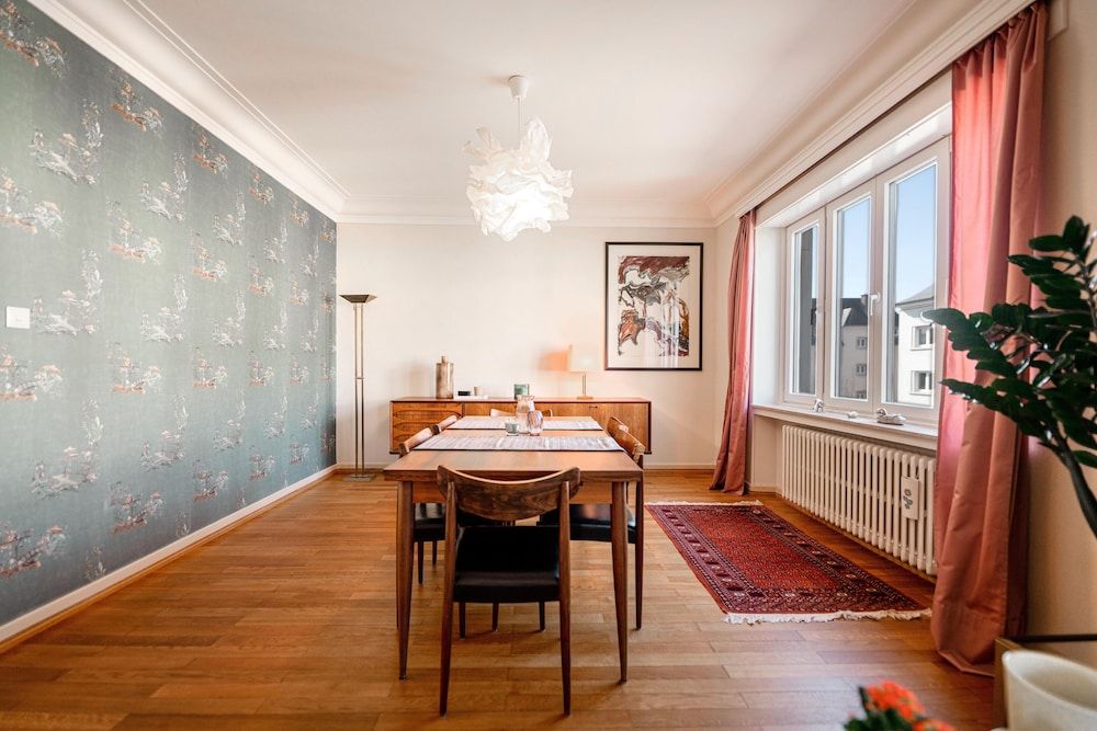 undefined Charming Stay Fast WiFi Full Kitchen 5