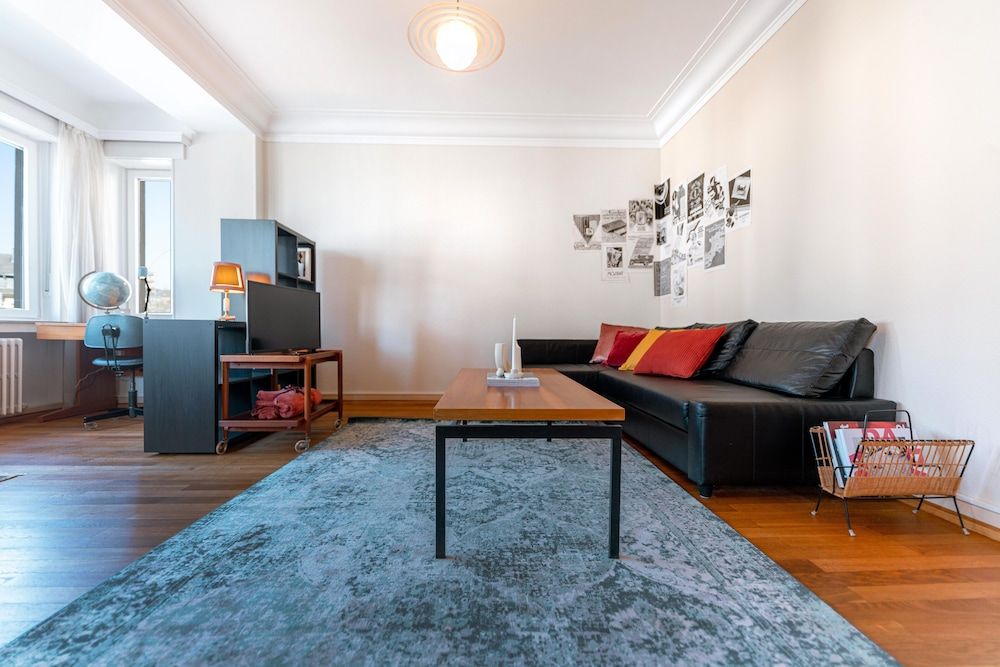 undefined Charming Stay Fast WiFi Full Kitchen 8