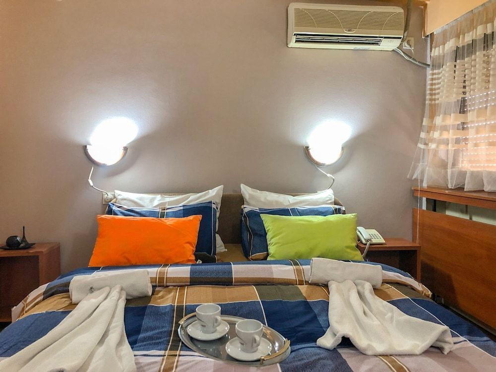 Room-hotel Square Macedonia Room, 4 Bedrooms, Terrace 6