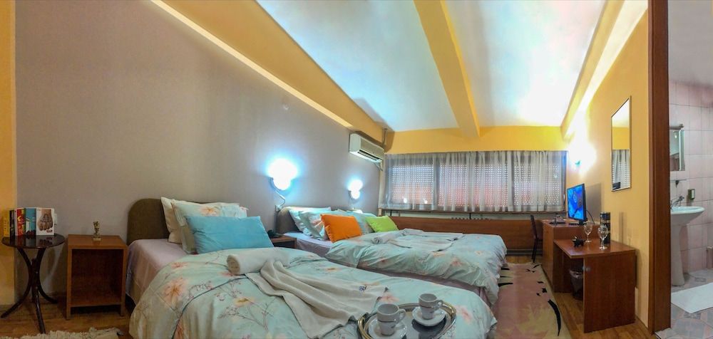 Room-hotel Square Macedonia Room, 4 Bedrooms, Terrace 13