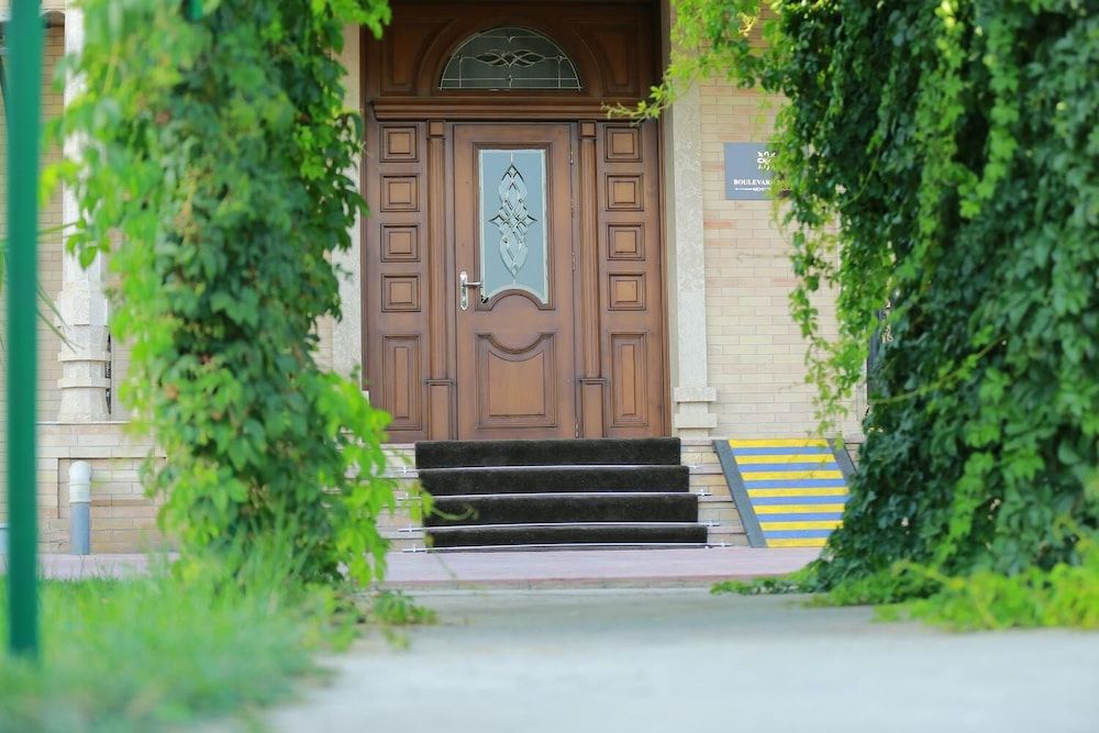 undefined Boulevard Palace 10