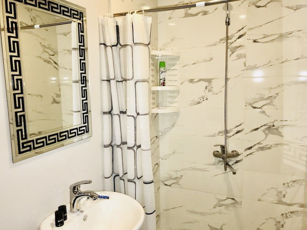 Check-in Baku Hotel & Hostel Comfort Twin Room, 2 Twin Beds (Private External Bathroom) 3