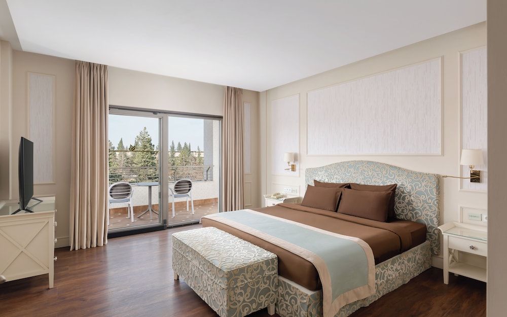 Garabagh Resort & Spa Naftalan Grand Deluxe King Room 2