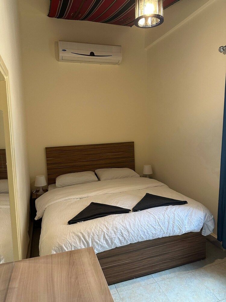 undefined Antica Old Apartment Al-lwebdeh 7