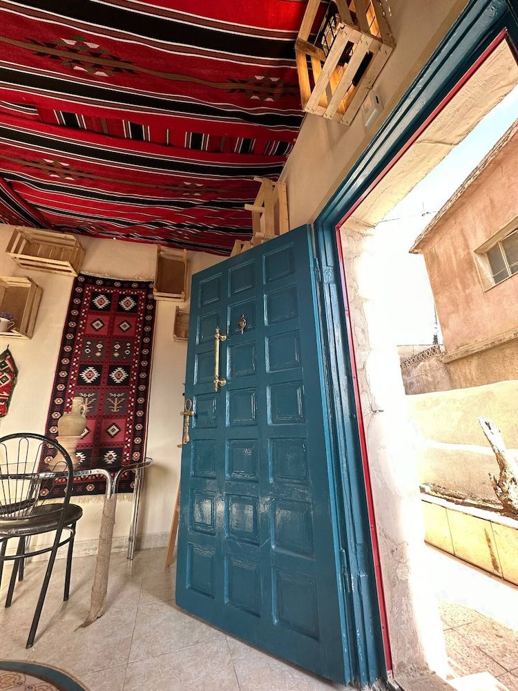 undefined Antica Old Apartment Al-lwebdeh 6