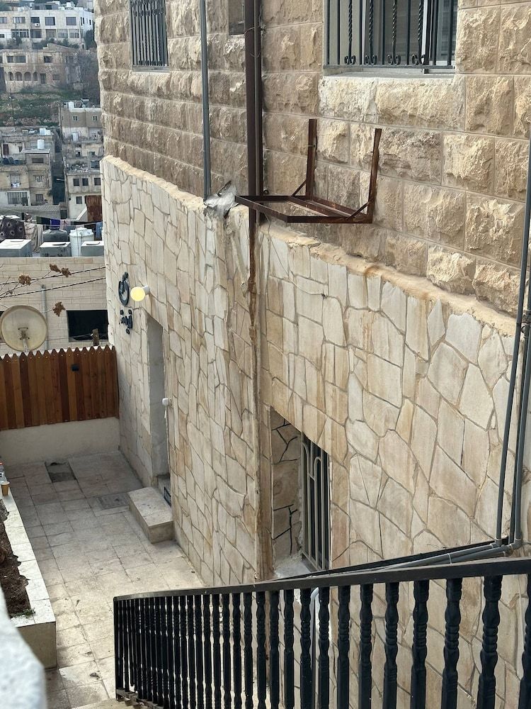 undefined Antica Old Apartment Al-lwebdeh 2