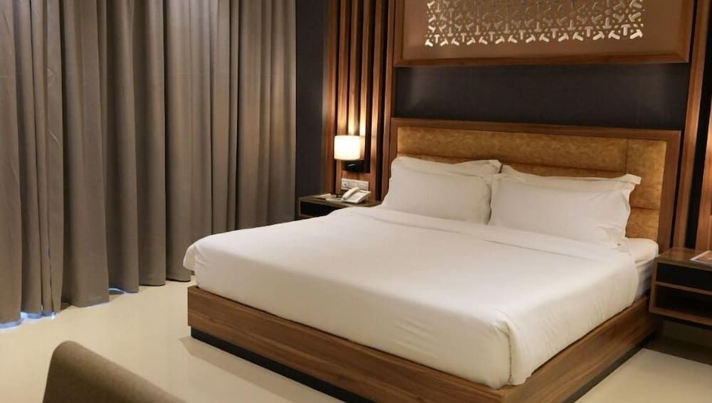 The Plaza Hotel and Resort Superior Room 4