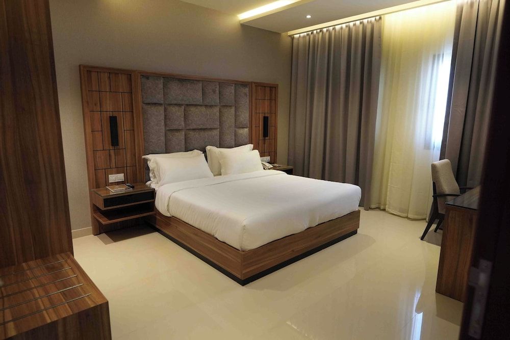 The Plaza Hotel and Resort Junior Suite