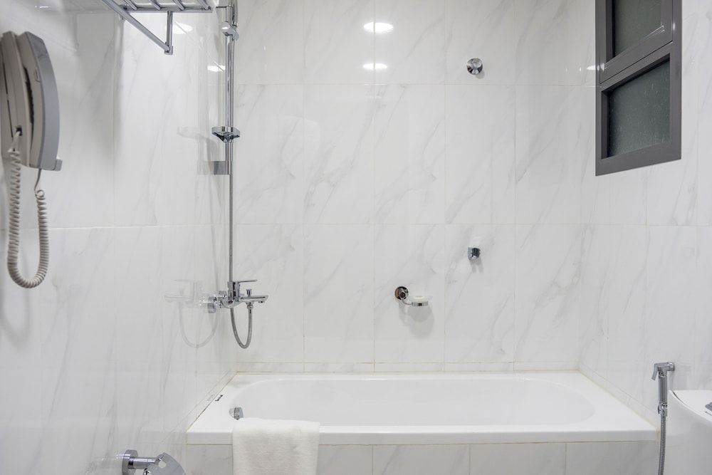 The Plaza Hotel and Resort Superior Room 6