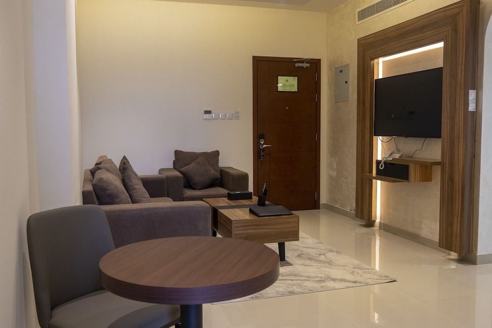 The Plaza Hotel and Resort Junior Suite 9