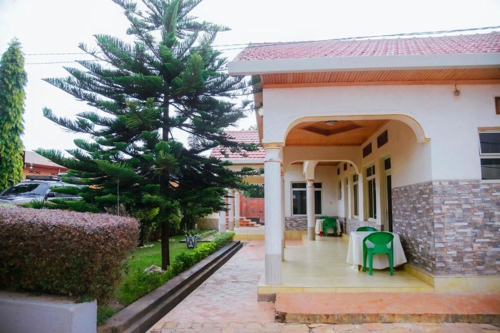 undefined Martin Aviator Hotel 8