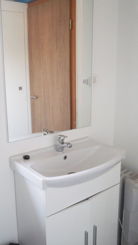 Alher Goriska Economy Shared Dormitory 8