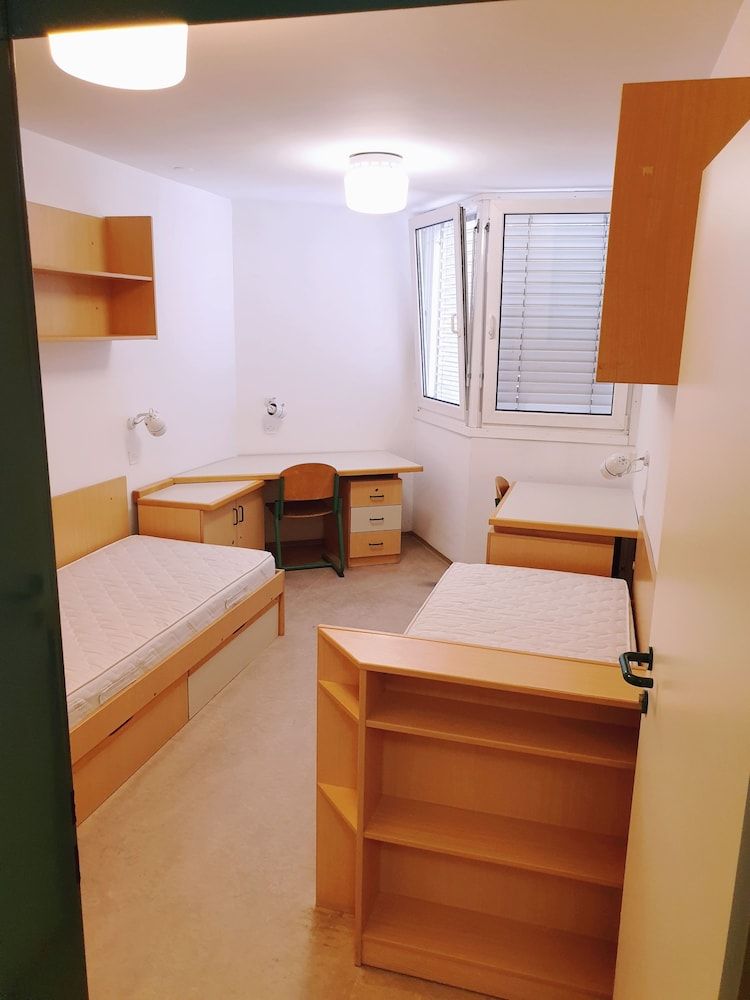 undefined Summer Residence - Hostel 7