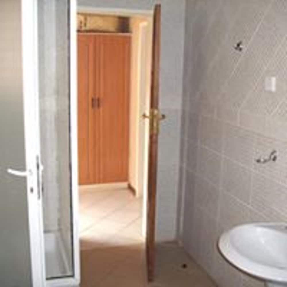 Silverline Guest Lodge Executive Double Room 7