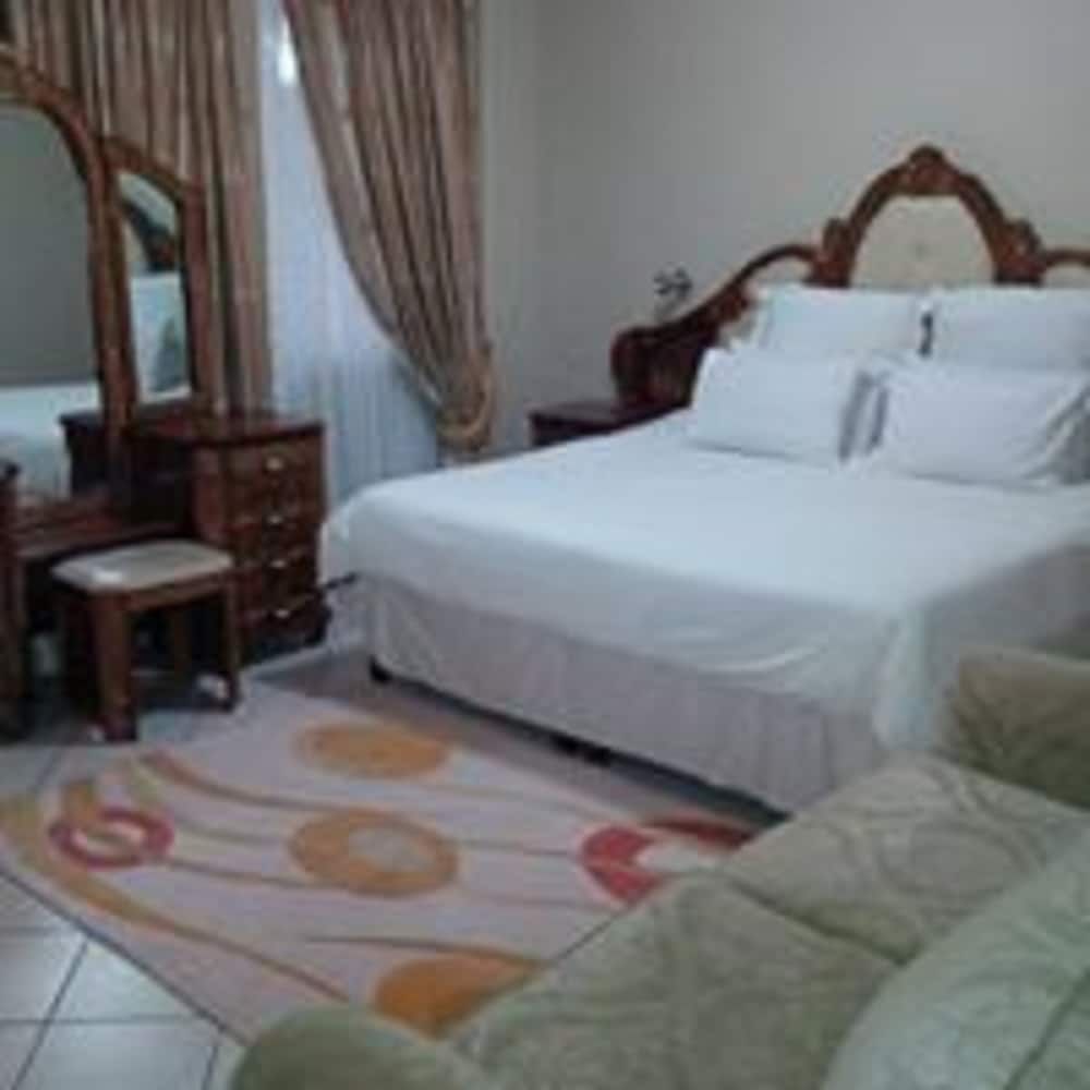 Silverline Guest Lodge Standard Double Room 4