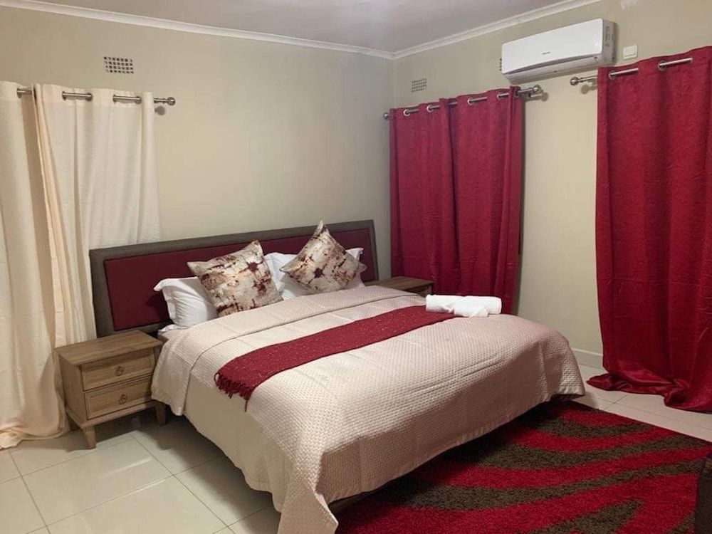 undefined Executive 3 Bedrooms Fully Furnished Apartment Close to Amenities 4