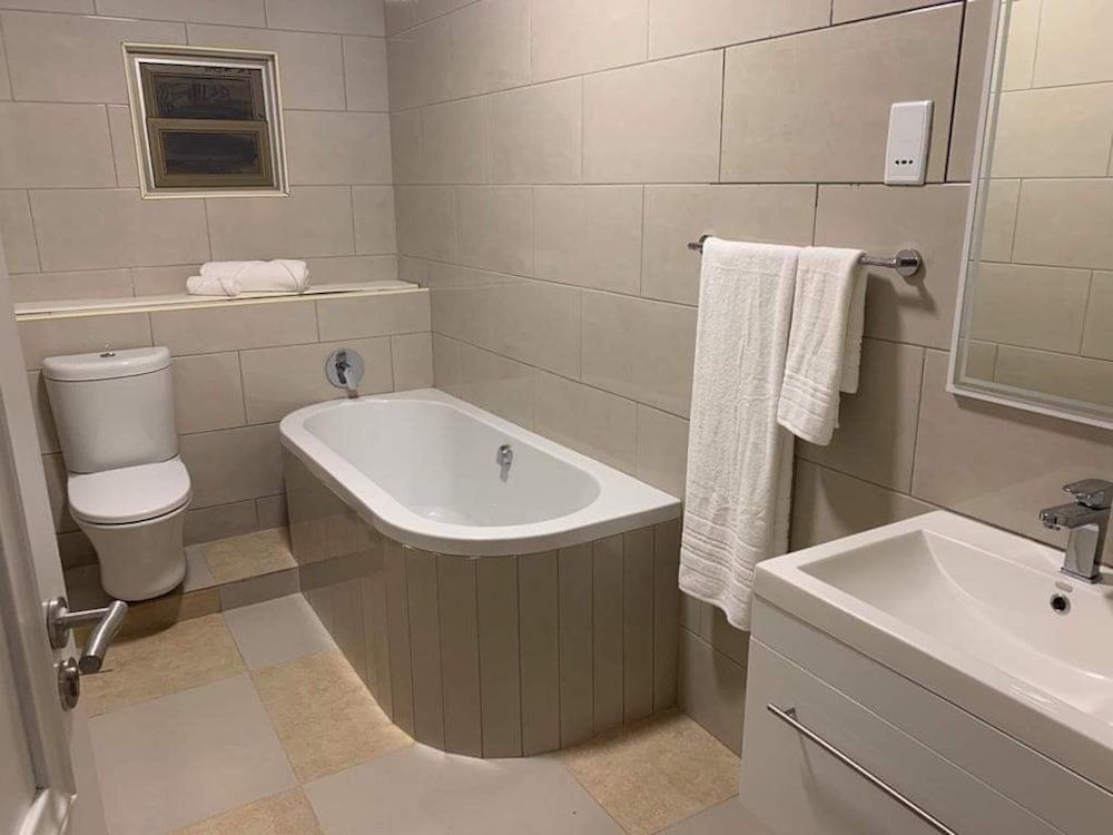 undefined Executive 3 Bedrooms Fully Furnished Apartment Close to Amenities 9