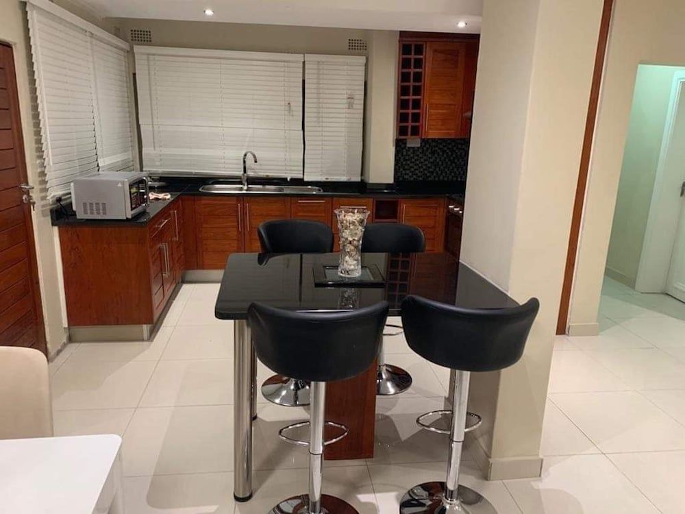 undefined Executive 3 Bedrooms Fully Furnished Apartment Close to Amenities 7