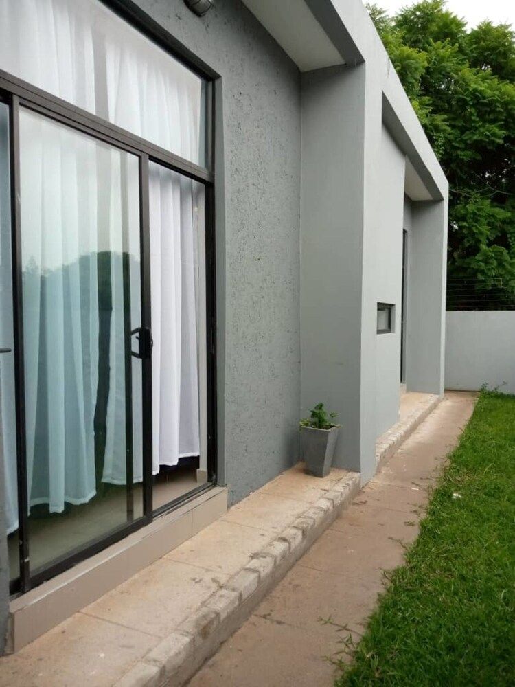 undefined 2 Bedrooms House in Heart of Kalundu