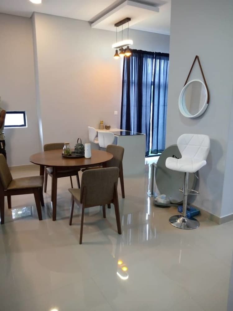 undefined 2 Bedrooms House in Heart of Kalundu 4