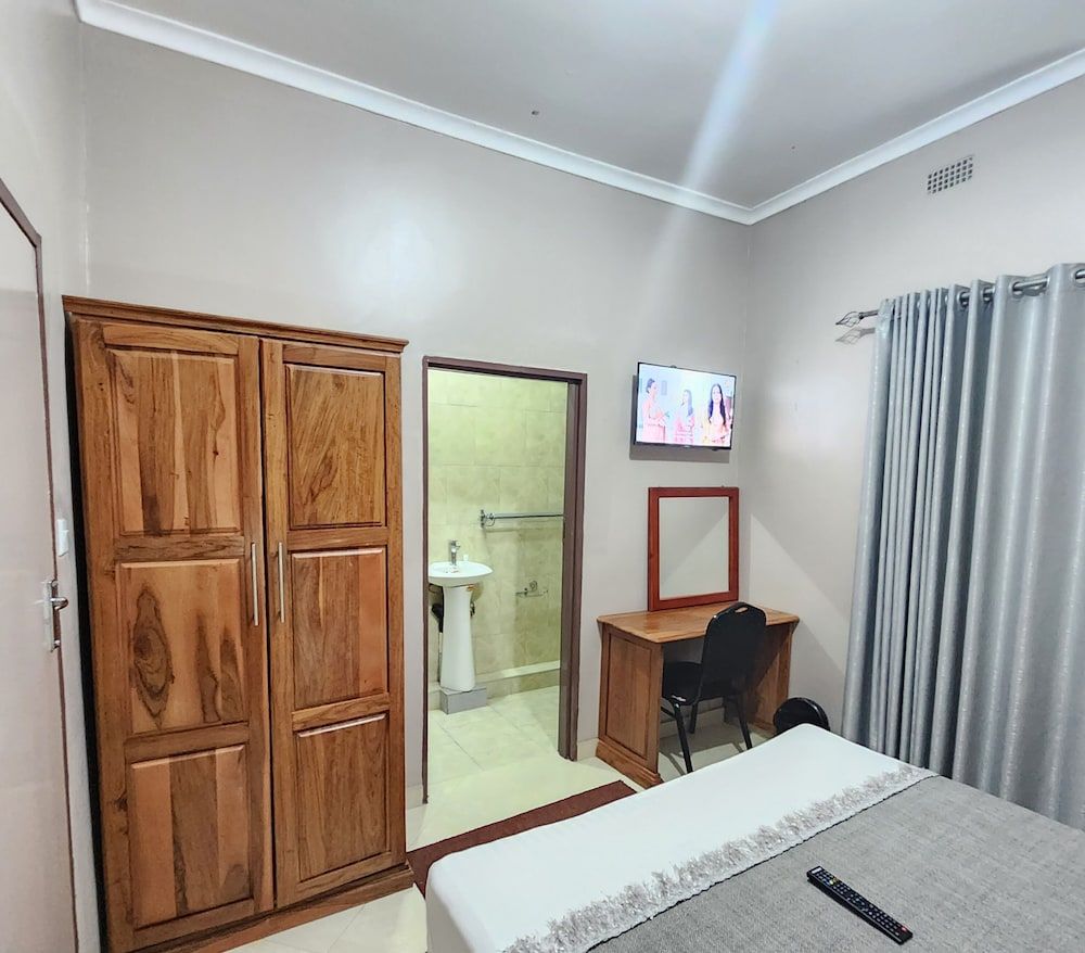 The Princess Guest House Luxury Double Room, 1 Bedroom, Non Smoking, Garden View 3