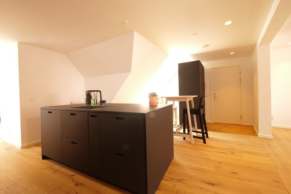 Rent a place 5 City Apartment, 4 Bedrooms 19