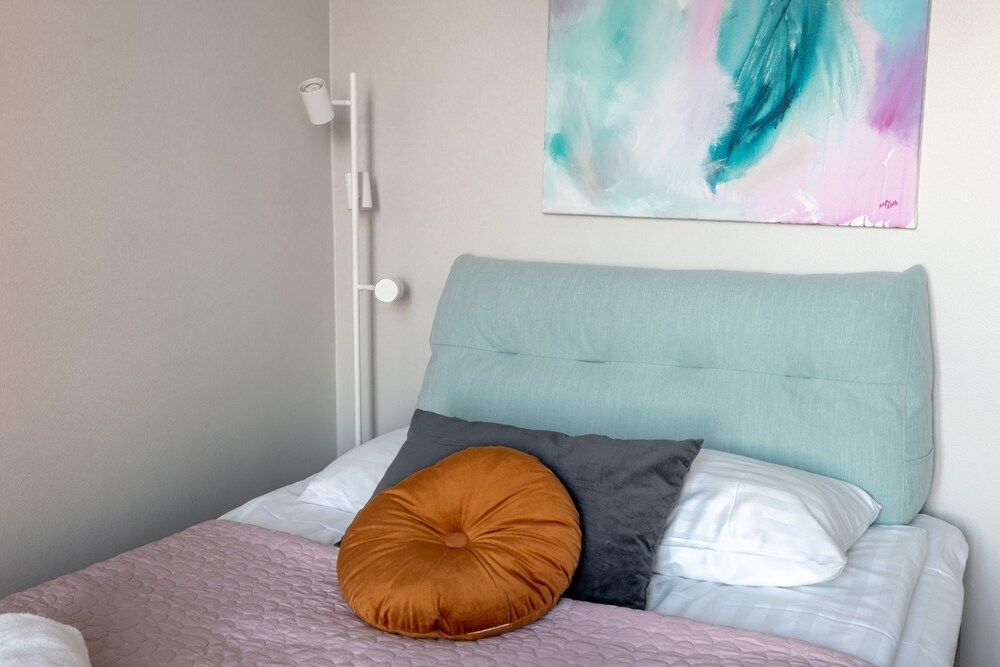 undefined 2ndhomes Cozy 1BR Apartment with a View 7