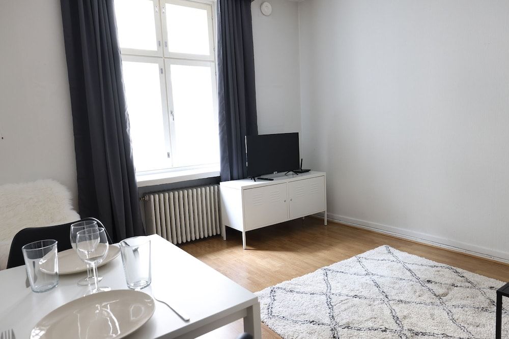 2ndhomes Cozy and Quiet 2BR Apartment Comfort Apartment 10