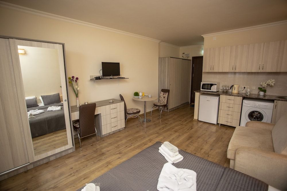 Blue Star Batumi Superior Apartment 3