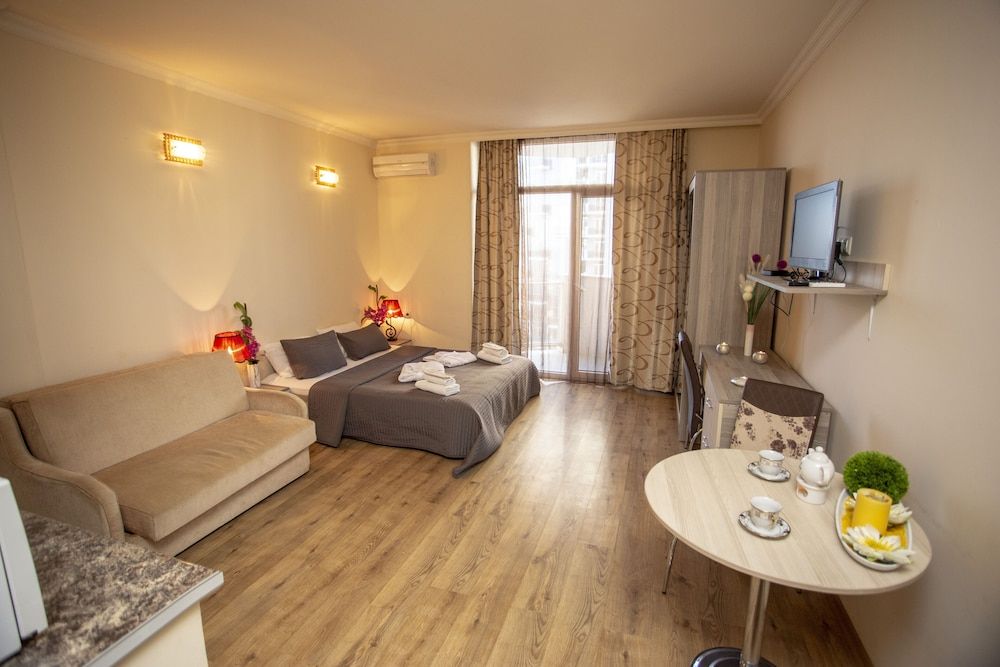Blue Star Batumi Superior Apartment 4