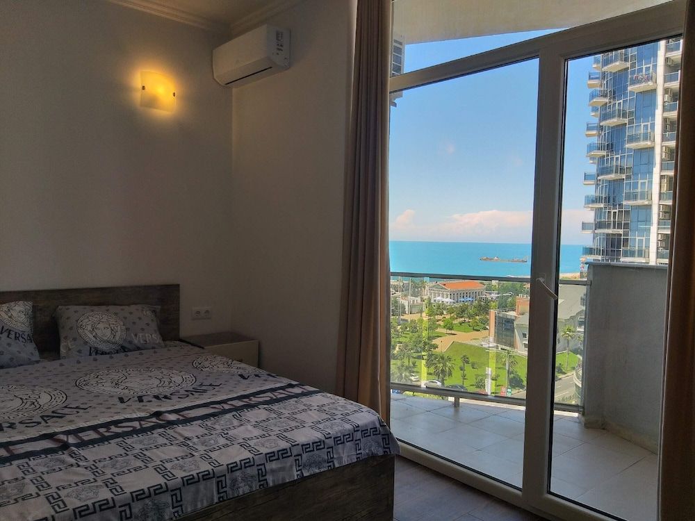 Dream Home Batumi Apart-hotel Quadruple Apartment on Sherif Khimshiashvili St.15 2