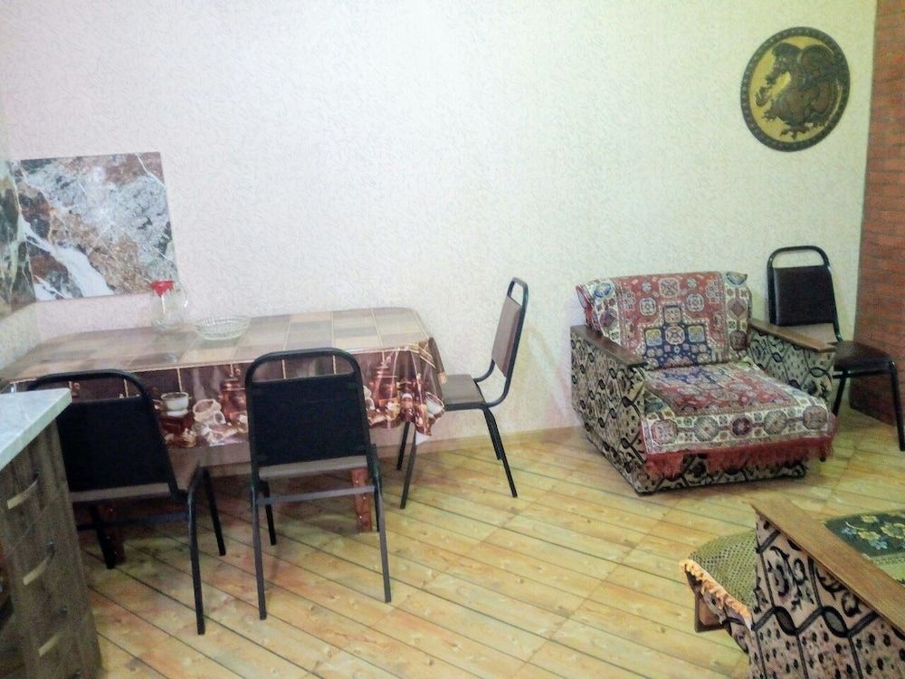 Apartment on Atskuri Str Apartment, 2 Bedrooms (Atskuri Str) 8