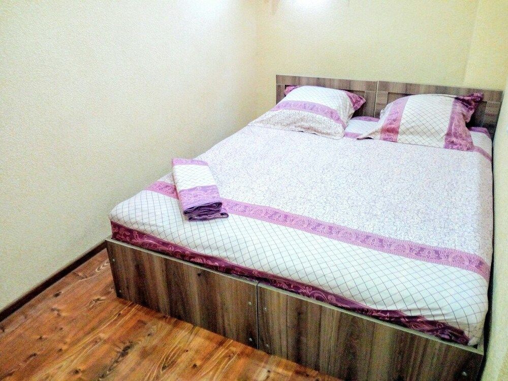 Apartment on Atskuri Str Apartment, 1 Double Bed (Atskuri Str) 3