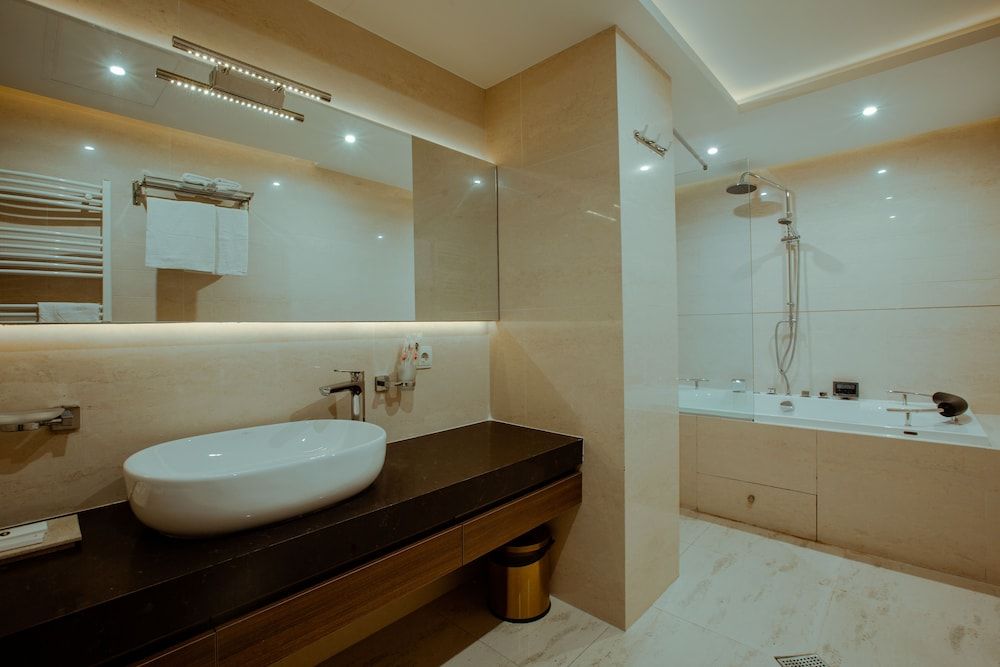 Golden Palace Hotel Standard Triple Room 2