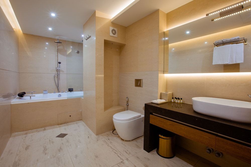 undefined Golden Palace Hotel 6