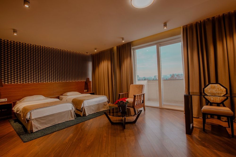 undefined Golden Palace Hotel 3