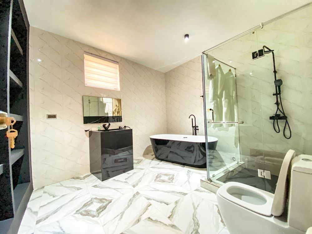 BridgeView Resort Luxury Room, 1 King Bed, Non Smoking, Lake View 9